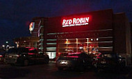 Red Robin Gourmet Burgers outside