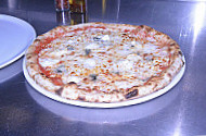 Milano Pizza food