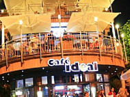 Café Ideal inside