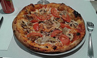 Maestro Pizza food