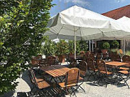 Biergarten Hofgut Hagenbach inside