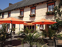 Auberge Des Rochers outside