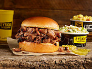 Dickey's Barbecue Pit food