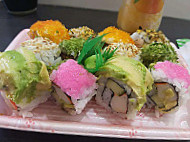 Ozzi Sushi food