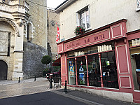 Cafe des Arts outside