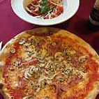 Pizzeria Cento food