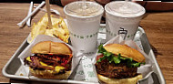 Shake Shack Fashion Square food