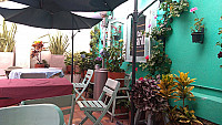 El Cafe Jardin inside