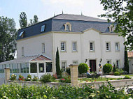 Le Pavillon De Margaux food