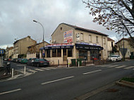 Le Routiers Des Amis outside