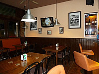 Burger Tavern inside