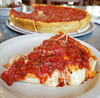 Zachary's Chicago Pizza food