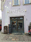 Lila Haus outside