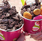 Menchie's Frozen Yogurt food