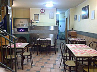 Pizzeria Da Gaetano inside