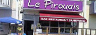 Le Pirouais outside