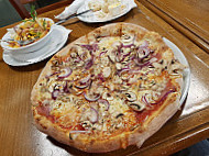 Pizzeria Holzofen food