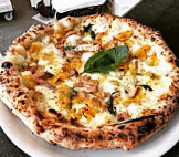 Iamm' Ia Pizzeria Napoletana food