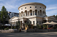 La Rotonde Place Stalingrad outside