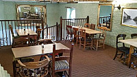 The Three Horseshoes inside