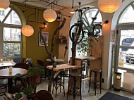 L’Échappée Café Vélo inside