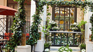 The Garden At Corinthia food