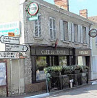 Cafe du Centre outside