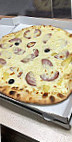 Pizza Lydie food