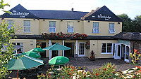 The Beambridge Inn outside