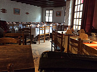 L'auberge D'orignac inside