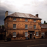 The Queen's Head outside