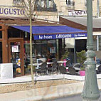 L'Augusto inside