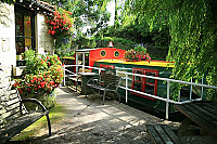 The Lock Inn Cafe outside