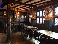 Ye Olde Bell Inn inside