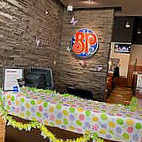 Boston Pizza inside