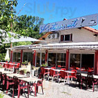 Restaurant Pont La Barque inside