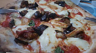 Pizzeria Black E White food