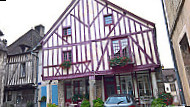 Le Bistrot Des Halles inside