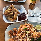 Mae Charoen food