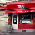 Tapas Despres outside