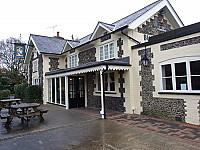 The Bunbury Arms, Great Barton inside