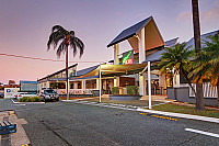 Mount Gravatt Hotel outside