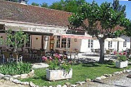 Le Moulin De L' Evêque outside