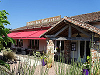 Le Relais Des Tuileries outside