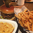 Blue's Smokehouse food