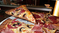 Pizzeria Caravella food