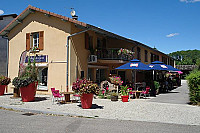 L'auberge Du Lavoir outside