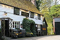 The Hatch Inn outside