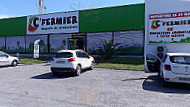 C'fermier outside