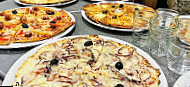 Cecilia Pizza food